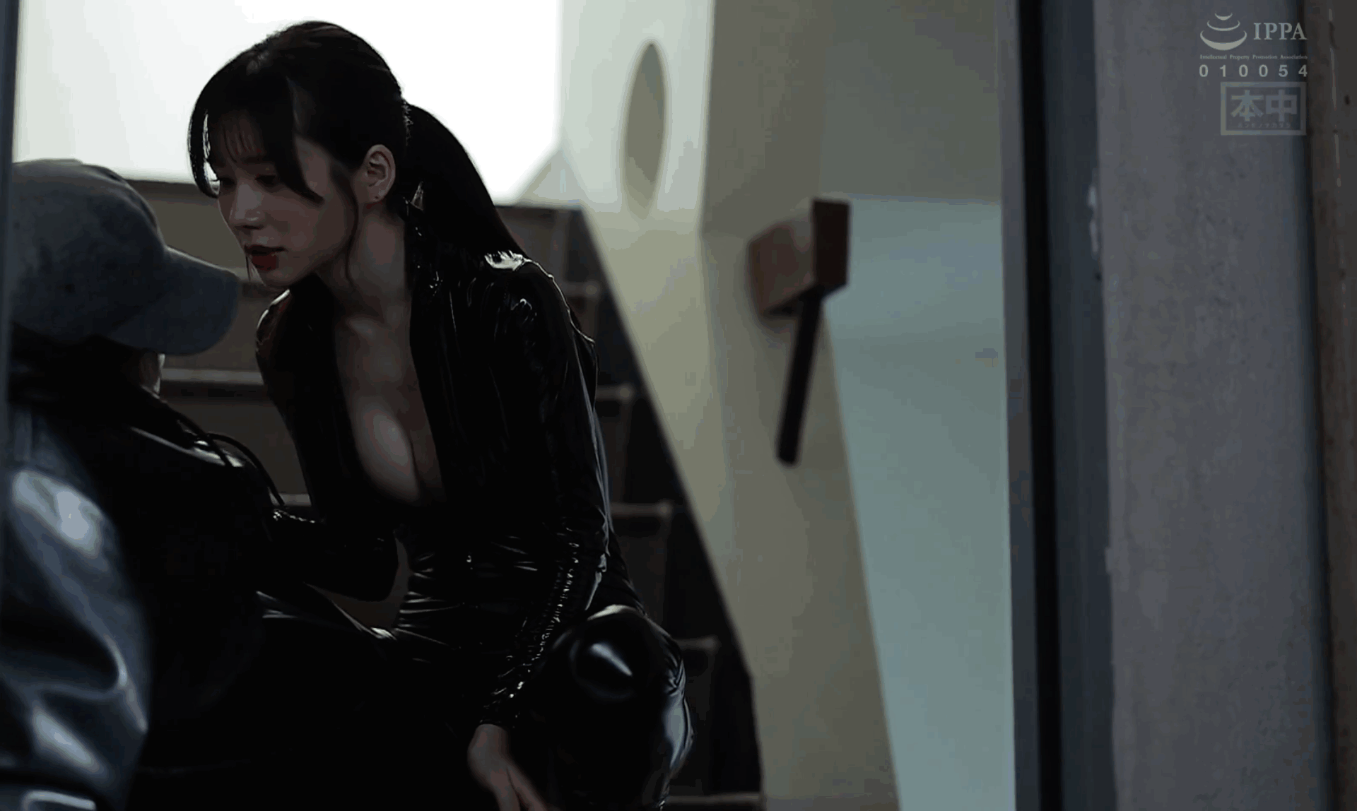 HMN-712 美女探员「五日市芽依」面对时间禁止能力该怎么办