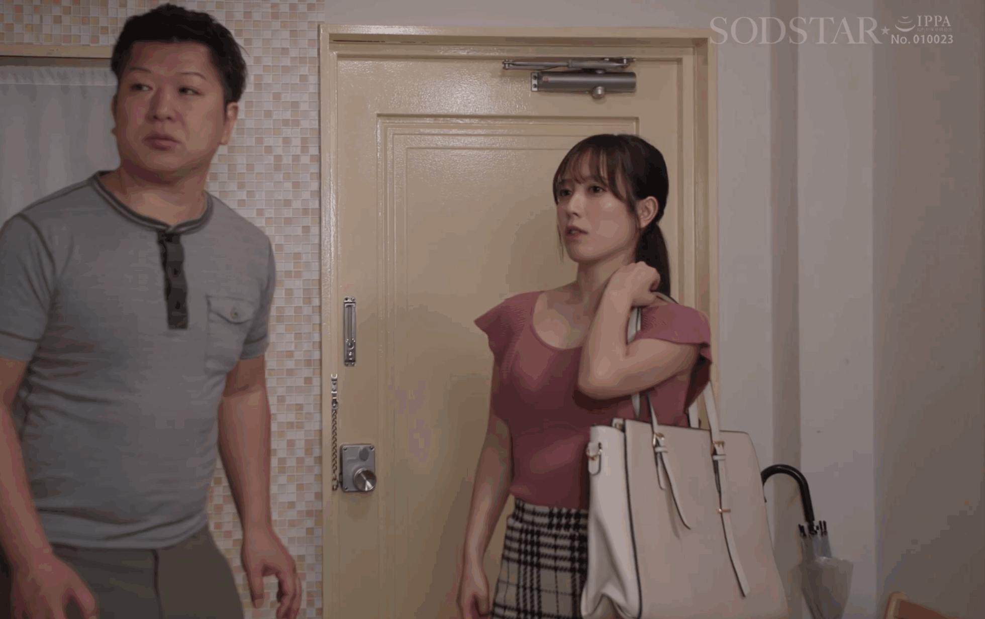 START-350 JAV 配送中NTR 既婚ベテランドライバーの配送に付いて回るうち車中でおそわれてしまった新婚人妻