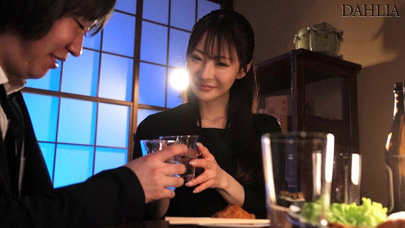 DLDSS-421 JAV 【喪服キメセクNTR】亡くなった旦那の親友と葬式前夜に不謹慎なSEXでチ○ポ狂いの覚醒状態に…気づいたら大乱交になっていました