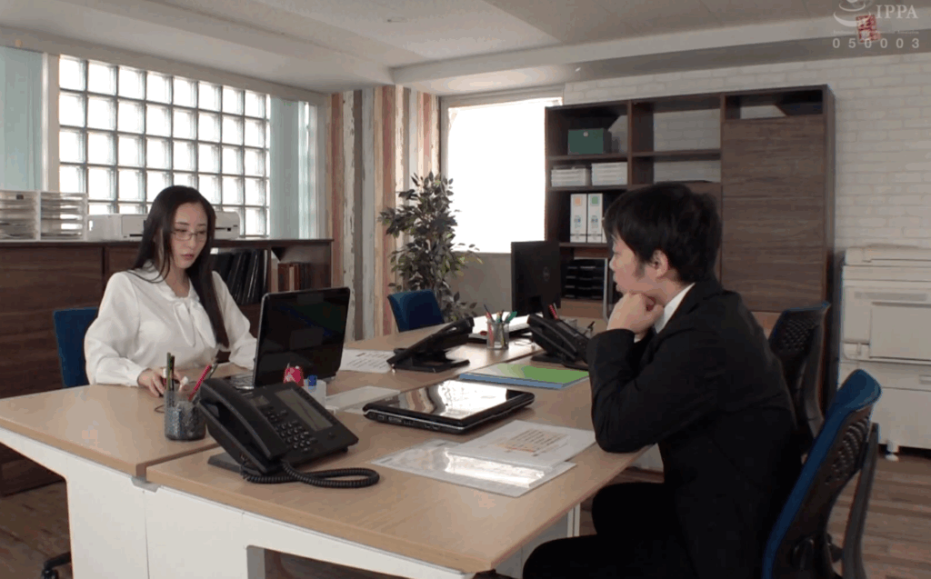 MKMP-668 真面目で物静かな北野さんは、チ○ポを見ると淫らな言葉をペラペラとしゃべりながら、卑猥なおしゃぶりを誰にでもする 北野未奈