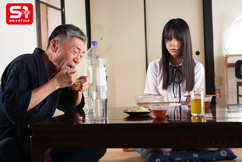 SNOS-099 反抗期の私が今ではお義父さんのお薬(※強力媚薬)とオチンチンなしでは生きていけない。まだ女子●生の連子をキメセク中毒にした歪んだ義父の性欲 浅野こころ