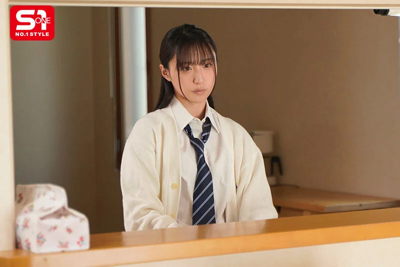SNOS-190 『お兄ちゃん、見て』超清純と思っていた義理の妹が隠れ変態…白昼堂々ノーパンハメ誘惑