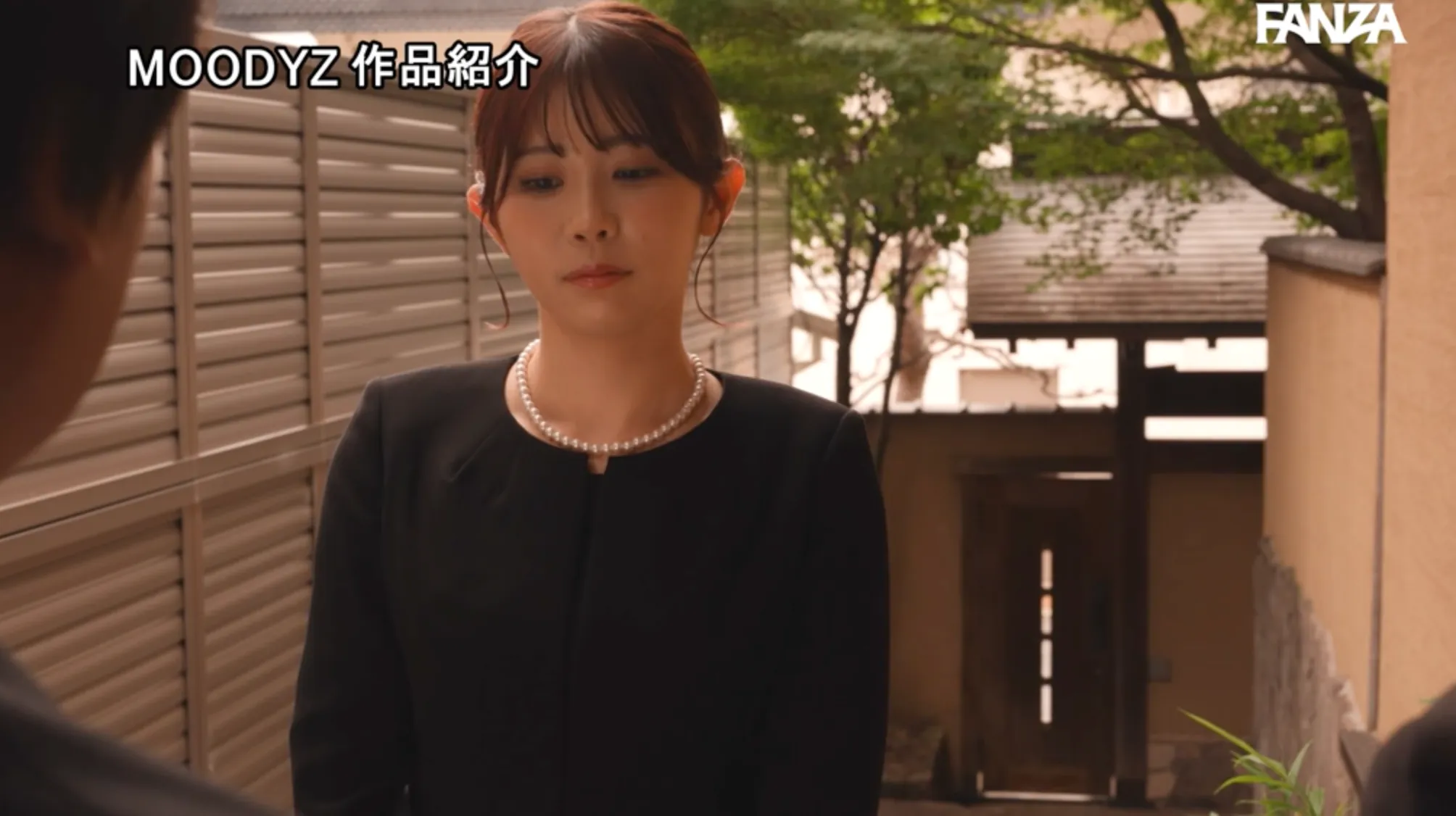 MIDA-624 法事同窓会NTR ヤンチャな過去を持つ妻が6年ぶりに仲間の法事で地元に帰った 再会した地元のゲス友たちに酔わされて昔のヤリマンに戻った妻の寝取られ中出し映像 葵いぶき