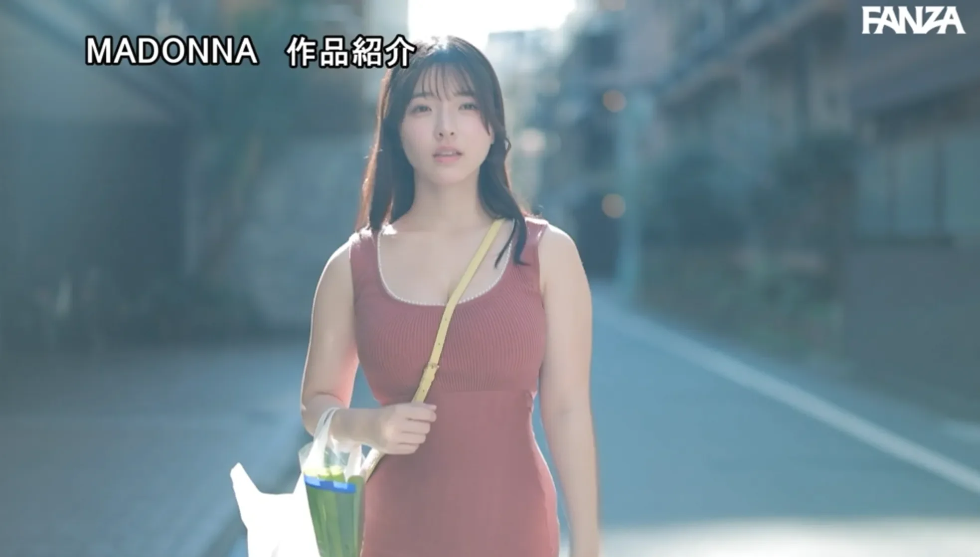 JUR-753 昔俺の事が好きだった地味な幼馴染が、色気漂う巨乳人妻に進化していたので、性欲が尽き果てるまで生ハメしまくった… 彩月七緒