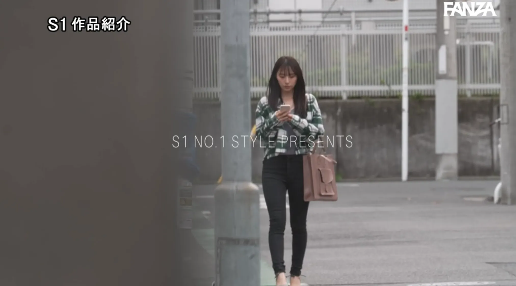 SNOS-231 ダイヤモンド美少女がヨダレ、汗、愛液、マン汁全て舐められる オヤジ10人ベロベロ大乱交