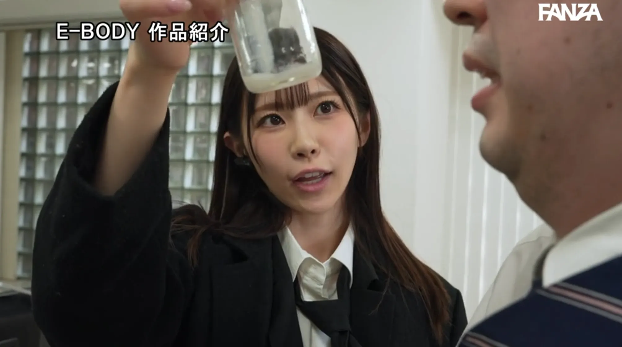 EBWH-348 全社員を喰らうオンナ バケモノ級の性欲でクズ男を逆レ●プし続ける職権乱用セクハラハンター 葵いぶき